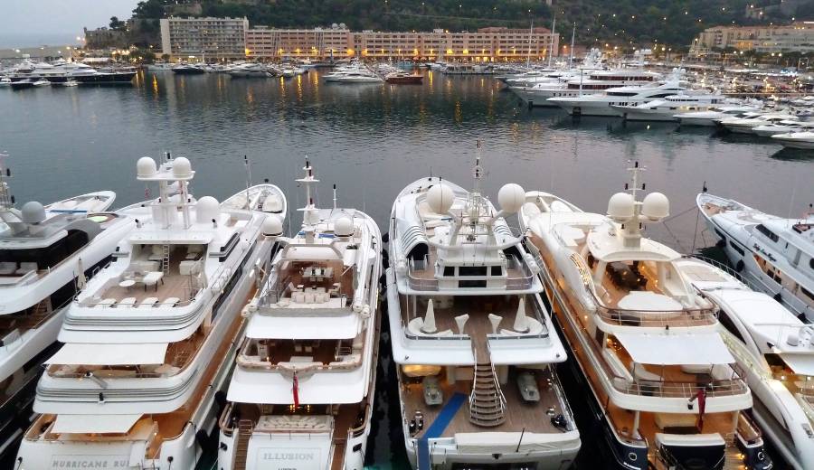 What size yacht for 25 people? What size yacht for 25 people?