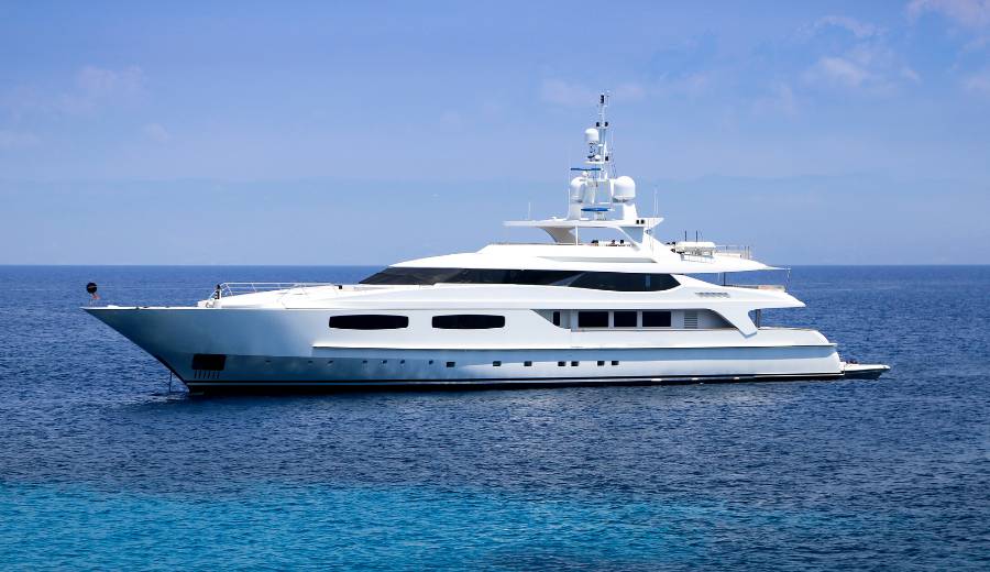 Why Charter a Luxury Yacht?